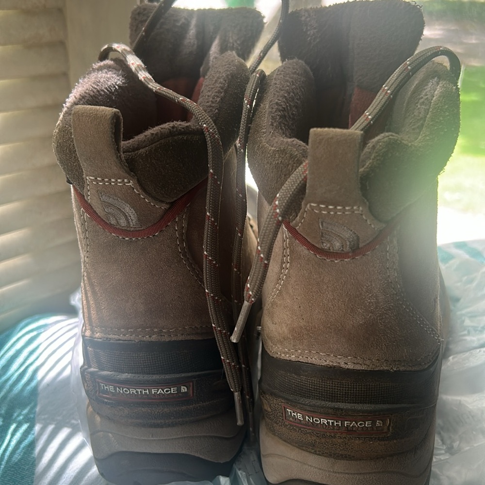 The North Face Brown and Tan Hiking/Snow Boots - Picture 4 of 7